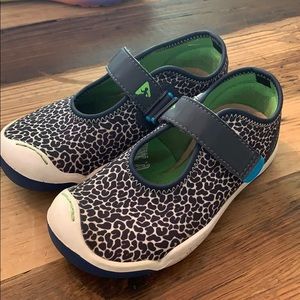 Girls size 11 Plae Mary Jane Sneakers